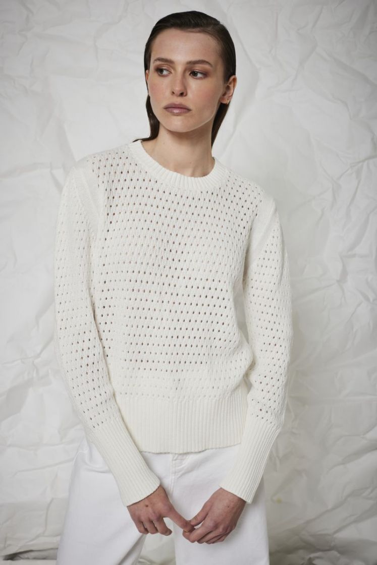 Pull 001 White