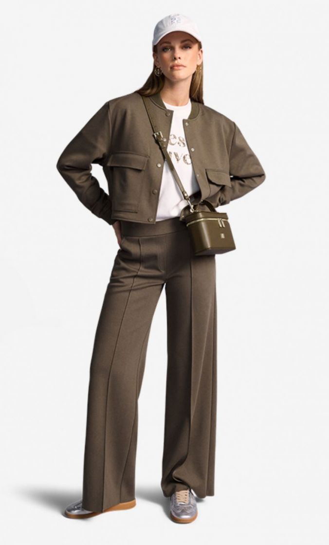  Kaki/ Brown